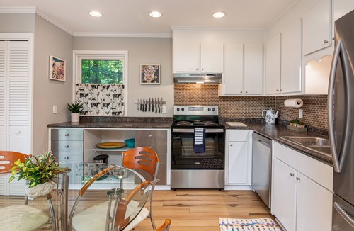 Valley Hill House | Lake Escape - Hot Tub & Lake Access - Pet Friendly