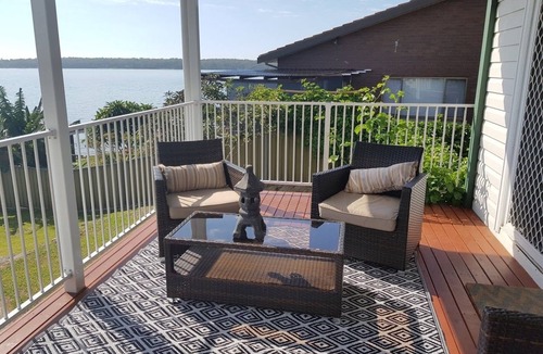 Mannering Park House | Lake Escape - Lake Macquarie