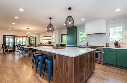 Bracey House | Lake Escape-POOL, Deep water, Diving Board, Main Lake, Parking, Panoramic Views!
