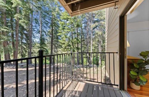 Carnelian Woods House | Lake Escape