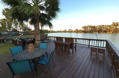 La Joya House | Lake Escape