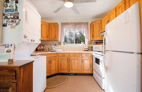 Pymatuning Central Cottage | Lake Escape Firepit + Boat Parking Near Marina