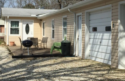 Springville House | Lake Escape