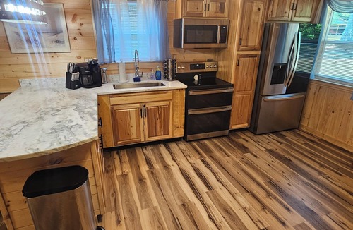 Tunnel Hill Cabin | Lake Escape waterfront cabin