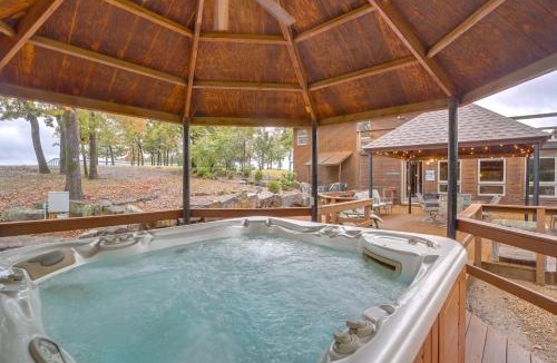 Longtown House | Lake Eufaula Cabin w/Dock at Nine Marina