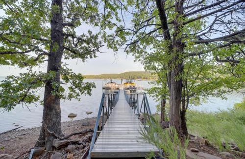 Hoyt House | Lake Eufaula Cabin w/Hot Tub & Large Deck