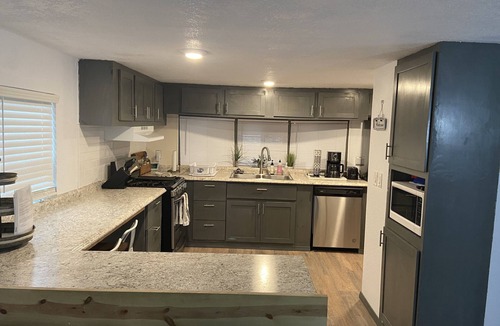 Canadian House | Lake Eufaula, OK - Neighborhood Boat ramp, Pet Friendly