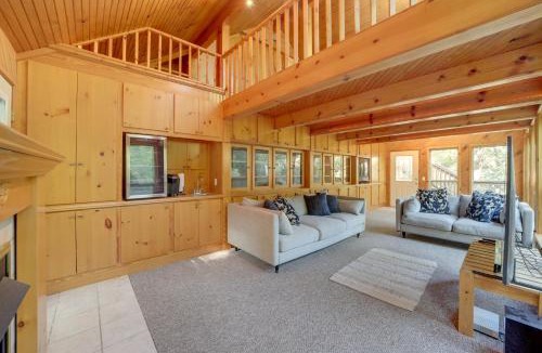 Hoyt House | Lake Eufaula Retreat w/Boat Slip & Fireplace!