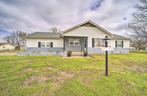 Eufaula House | Lake Eufaula Retreat w/Fire Pit, Near Main St!