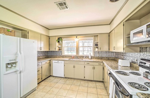 Eufaula House | Lake Eufaula Retreat w/Fire Pit, Near Main St!