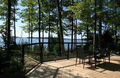 Flesherton House | Lake Eugenia Escape - Cozy Lakefront with Hot Tub