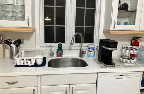 Lake Hopatcong Apartment | Lake Facing Commute Friendly Sunny & Serene House