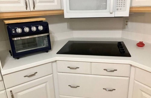 Lake Hopatcong Apartment | Lake Facing Commute Friendly Sunny & Serene House