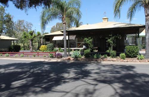 Forbes Hotel | Lake Forbes Motel