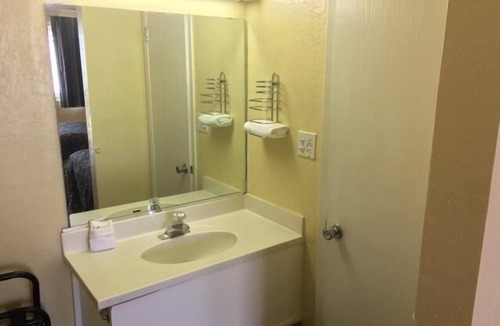 Alba Hotel | Lake Fork Marina & Motel