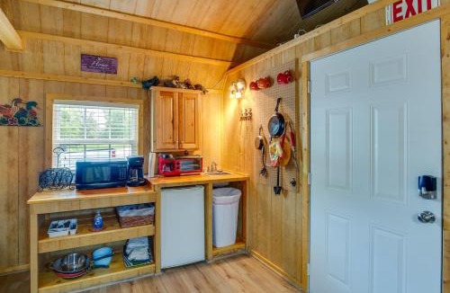 Emory Apartment | Lake Fork Studio Cabin with Dock and Boat Ramp!