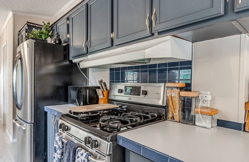 Eucha House | Lake Front Beauty