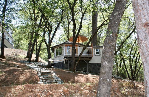 Meadow Vista House | Lake Front Bungalow - Couples Getaway