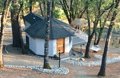 Meadow Vista House | Lake Front Bungalow - Couples Getaway