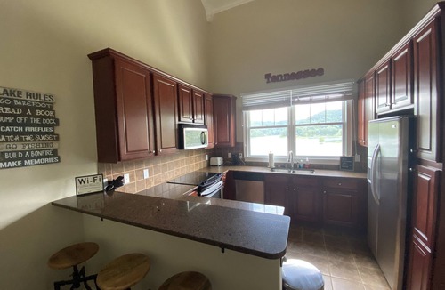 Andersonville Condo | Lake Front Condo @ Waterside Marina. Seasonal Pool, Hot Tub, Club house discount