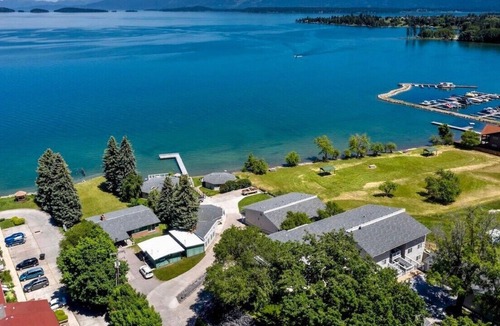 Polson Condo | Lake Front condo with water access