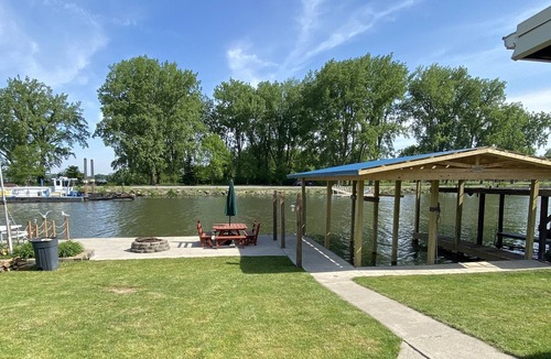 Saint Johns House | Lake front cottage