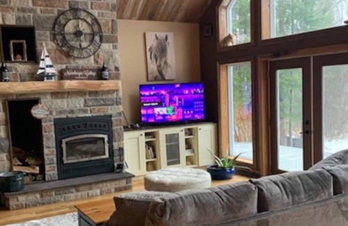 Haliburton House | Lake Front Cottage for all Seasons