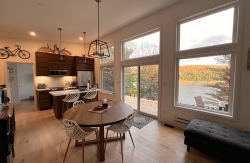Gooderham Cottage | Lake front Cottage/Hot tub, Sauna , Arcade