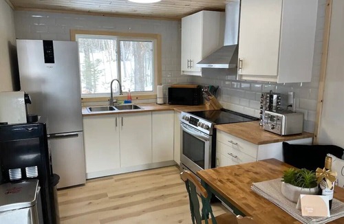 Irondale Cottage | Lake Front Cottage on Trooper Lake, Troy Hill Ont