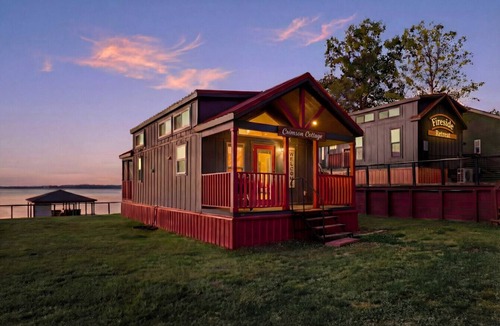 Dogwood House | Lake Front Cottage Paradise!