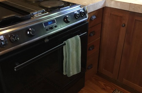 Red Hook Cottage | LAKE FRONT COTTAGE - YEAR ROUND HOT TUB