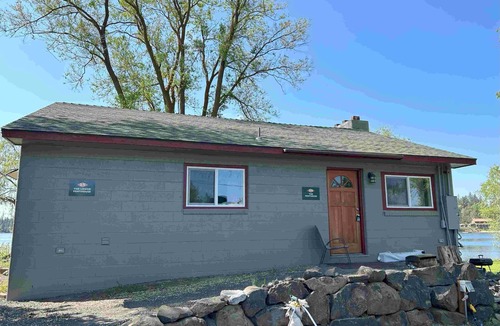 Medical Lake House | Lake Front Cozy 2 BR Unit