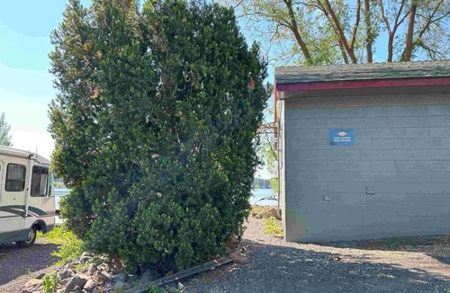 Medical Lake House | Lake Front Cozy 2 BR Unit