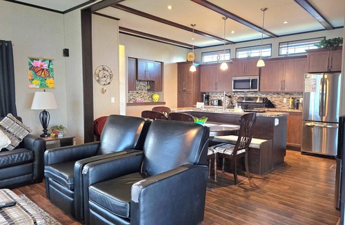 Otonabee-South Monaghan Cottage | Lake Front Dream Cottage Resort! W-5 Star Golf Course!
