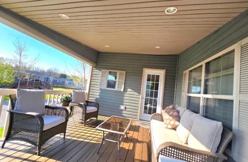 Otonabee-South Monaghan House | Lake Front Dream Cottage Resort! W-5 Star Golf Course!