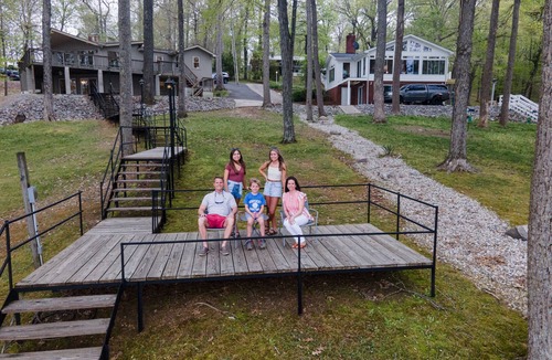 Eddyville House | Lake Front ~ Family Friendly ~ Private Dock with Amazing Views ~ Modern Upgrades