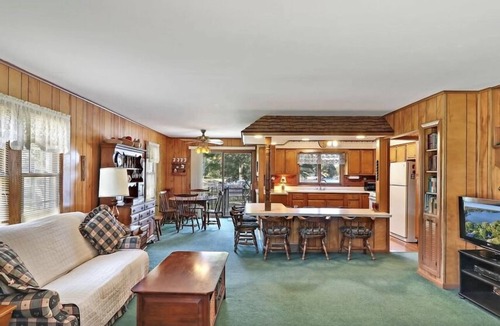 Powers Lake House | Lake Front Family get away