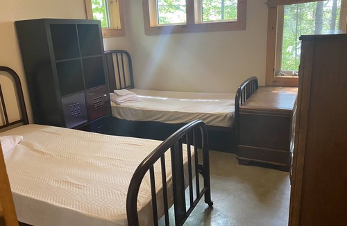 Tay Valley House | Lake Front Forest Cottage