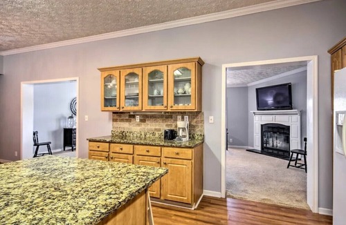 Iva House | LAKE FRONT GET-AWAY, with private dock.