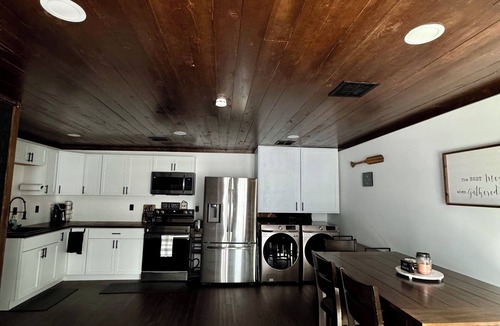 Grove Cabin | Lake front getaway w/slip located in Wolf Creek