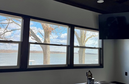Grove Cabin | Lake front getaway w/slip located in Wolf Creek