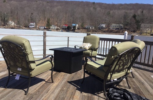 Hancock House | Lake front home in Hancock