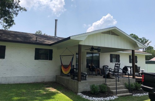 Negreet House | Lake front home in quiet neighborhood & mins away from boat launch and amenities