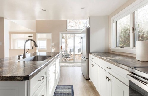 Town of Beekmantown House | Lake Front Home in Plattsburgh - 4BR Sleeps 11!