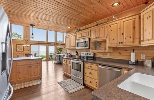 Garrison House | Lake front home on beautiful Lake Mille Lacs with a 210 degree view of the lake.
