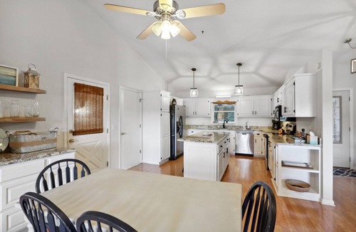 Hiawassee House | Lake front home