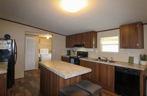 Negreet Apartment | Lake front home with spectacular sunsets! 6 miles from Toledo Tackle!