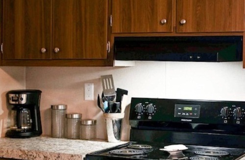 Negreet Apartment | Lake front home with spectacular sunsets! 6 miles from Toledo Tackle!