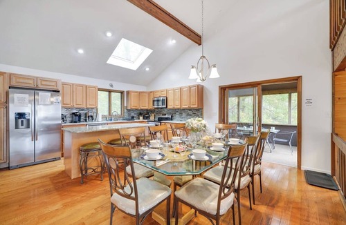 Gouldsboro House | Lake Front | Hot Tub | Fire Pit | Kayaks On Site| Pool Table