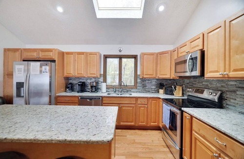 Gouldsboro House | Lake Front | Hot Tub | Fire Pit | Kayaks On Site| Pool Table